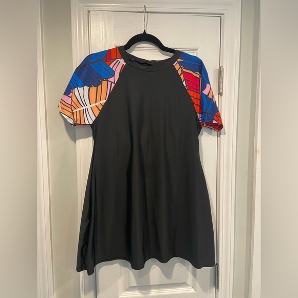 Black Colorblock Short Sleeve Crew Neck Swim Dress Size 1XL Modest Bralette - Picture 1 of 9